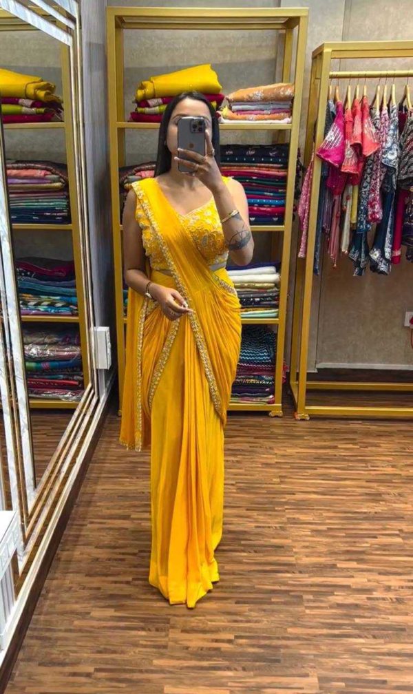 EMBROIDERED LACE BORDER, READY TO WEAR WITH INNER & SHORT PALLU PATTERN - Image 2