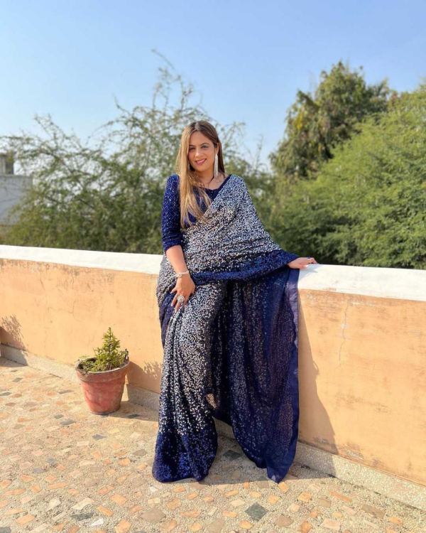 Navy Blue Beautiful Dual color 5 MM sequins embroidery work Saree - Image 10