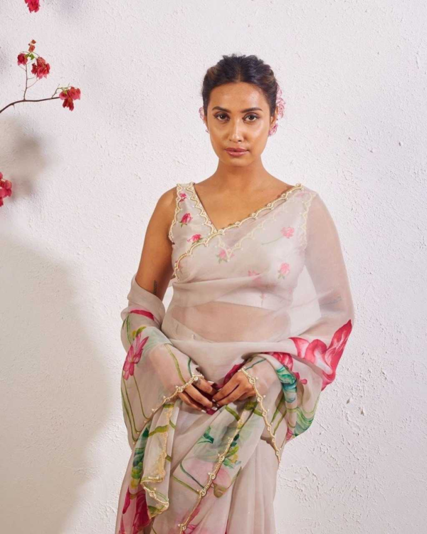 Organza Silk Reception Saree
in White and Off White with Printed work - Image 4